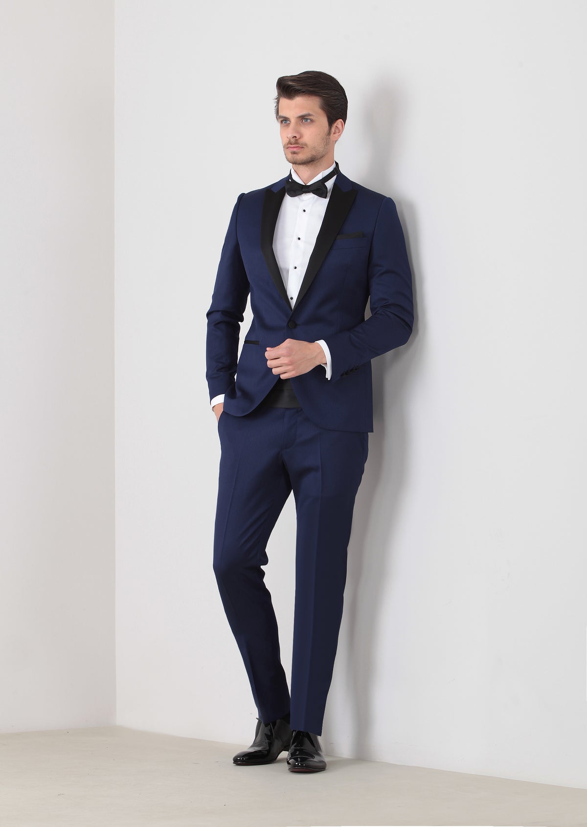 Saks Düz Fashion Slim Fit Kruvaze Yaka Dokuma Smokin Takım Elbise