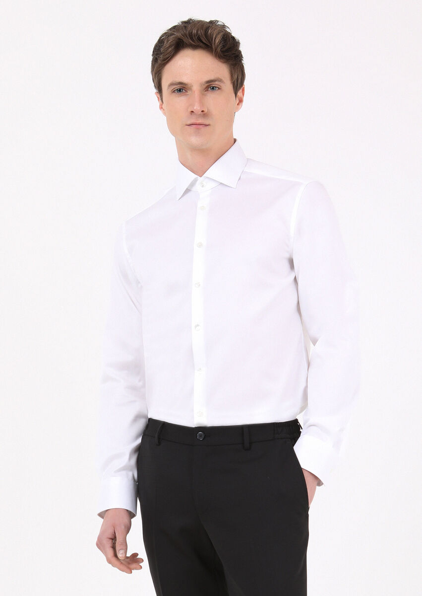 Beyaz Regular Fit Ütü İstemeyen Dokuma Klasik %100 Pamuk Gömlek