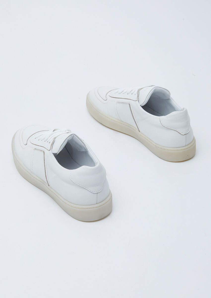 Beyaz Spor Ayakkabı