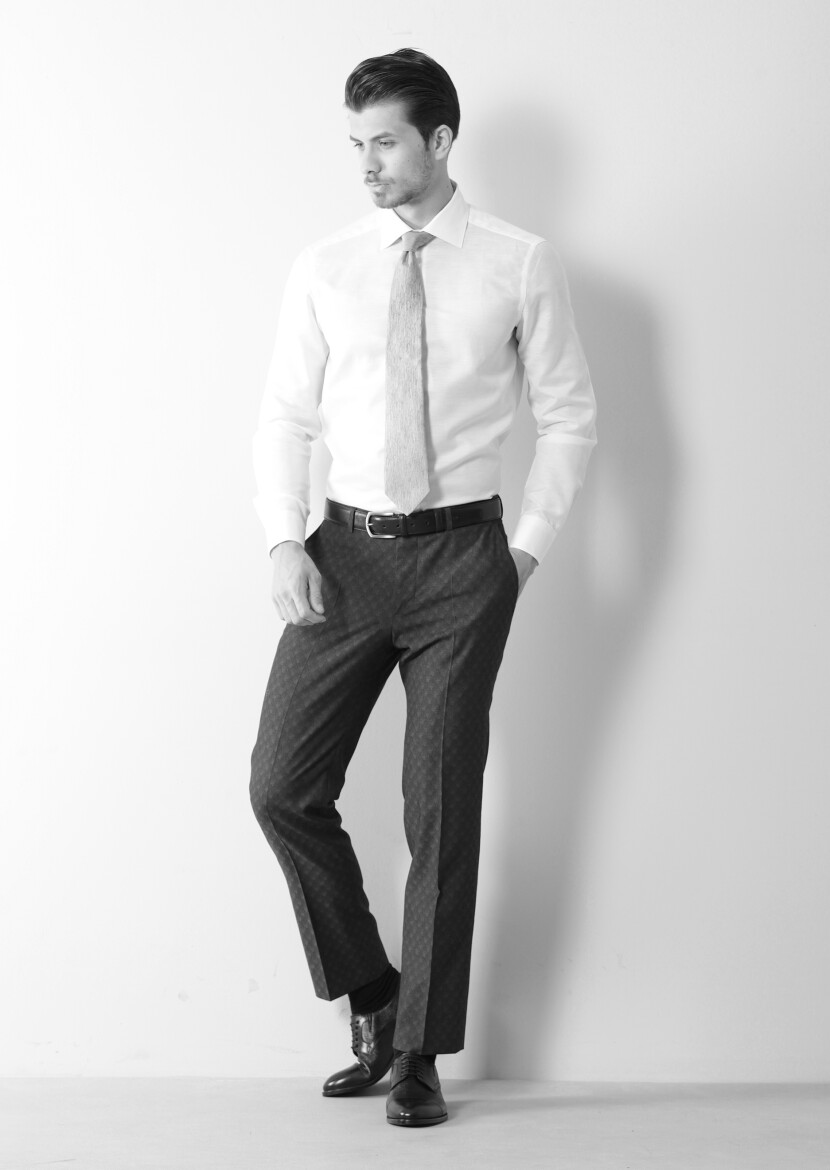 Beyaz Desenli Regular Fit Dokuma Klasik Pamuk Karışımlı Gömlek 