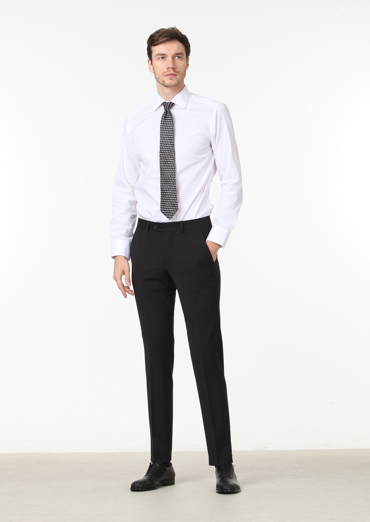 Siyah Düz Kumaş Modern Fit Klasik Yün Karışımlı Pantolon