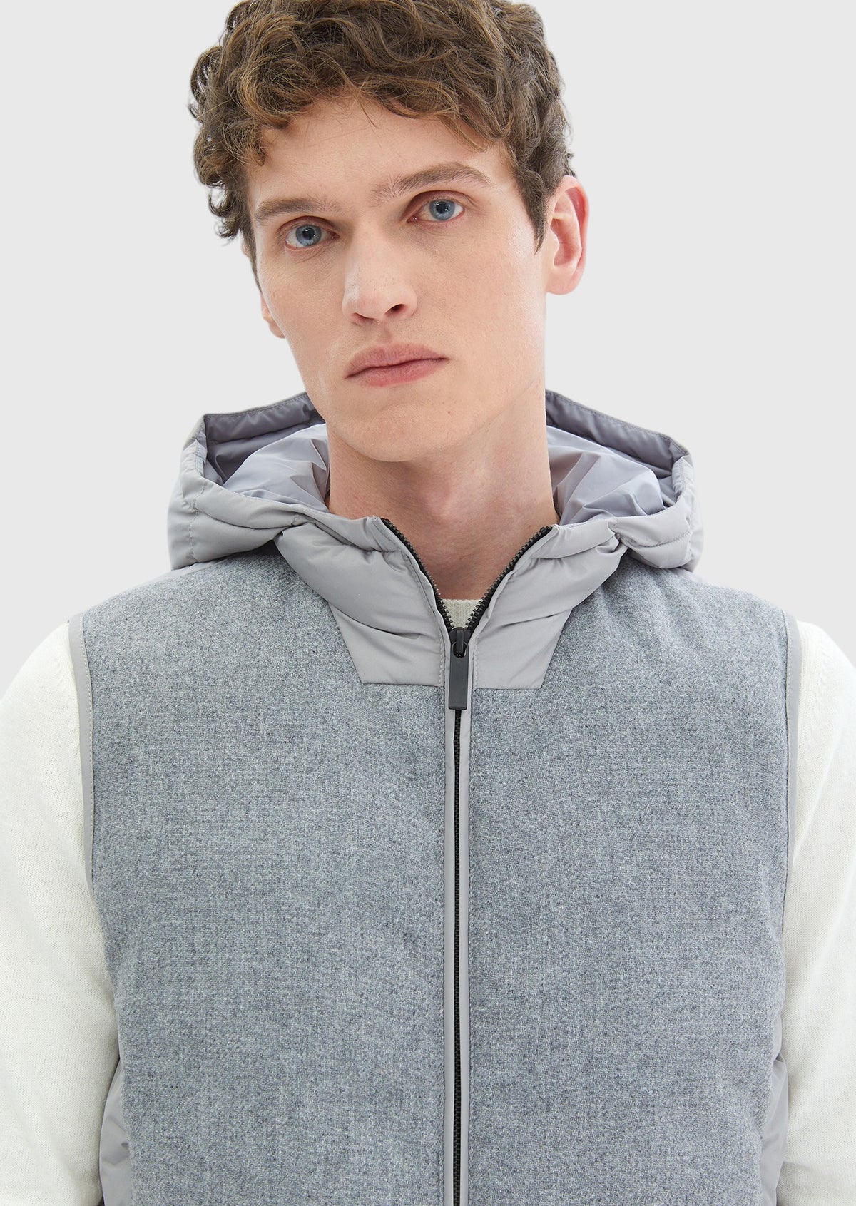 Gri Regular Fit Kapüşonlu Casual Dokuma Spor Yelek