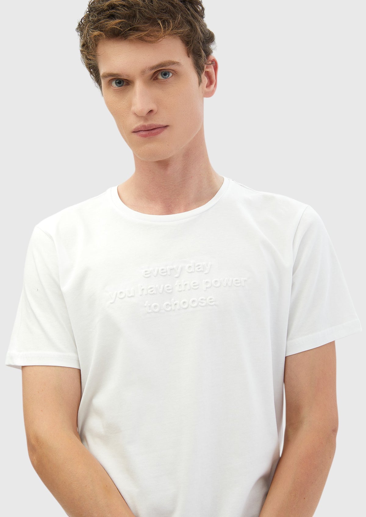 Beyaz Baskılı Bisiklet Yaka %100 Pamuk T-Shirt