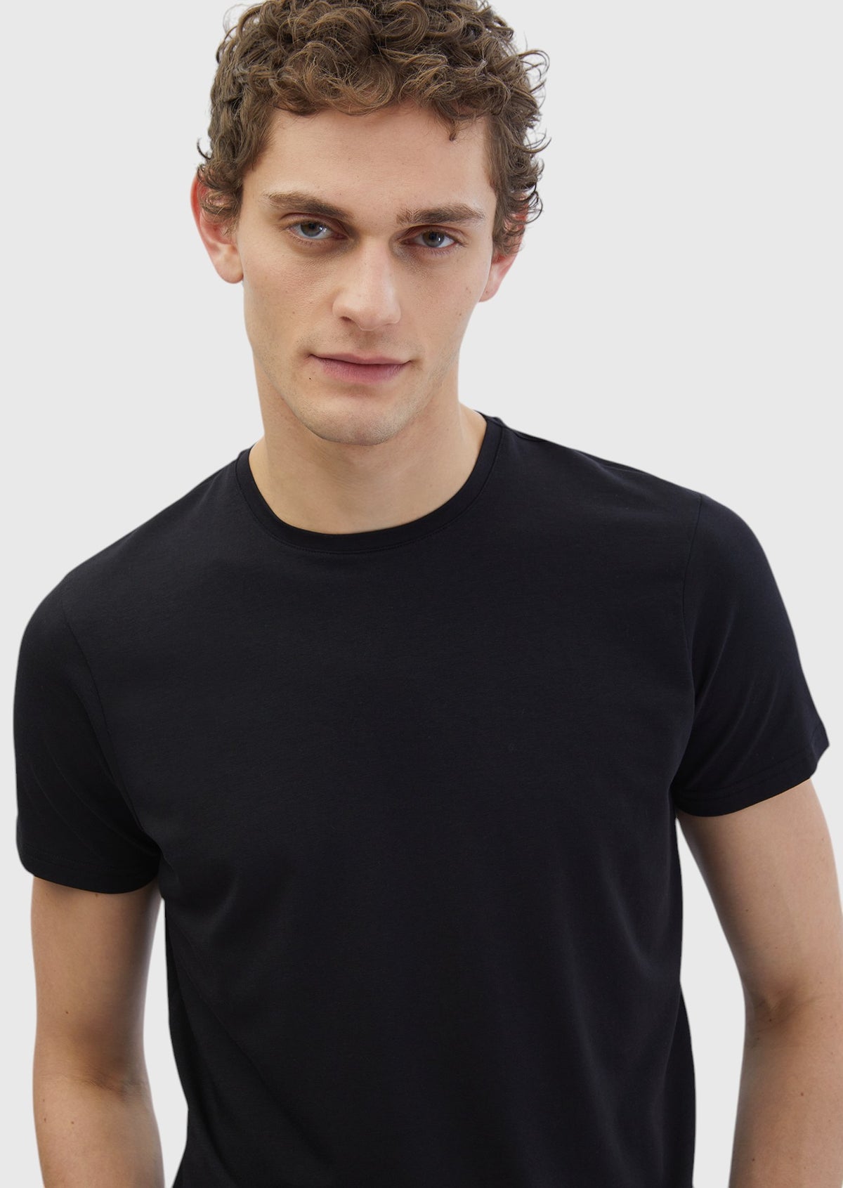 Siyah Düz Bisiklet Yaka Pamuk Karışımlı T-Shirt