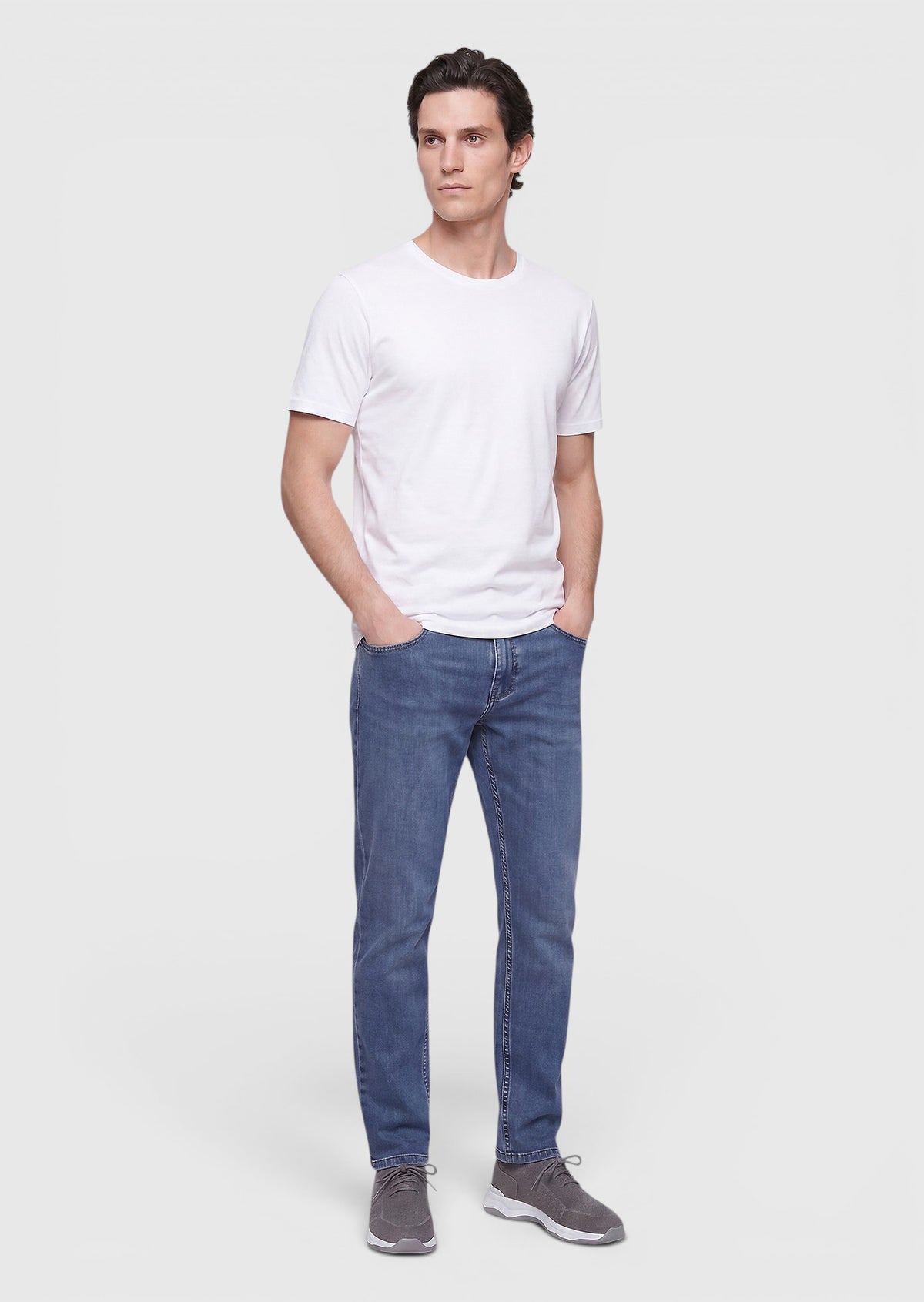 Beyaz Düz Bisiklet Yaka %100 Pamuk T-Shirt