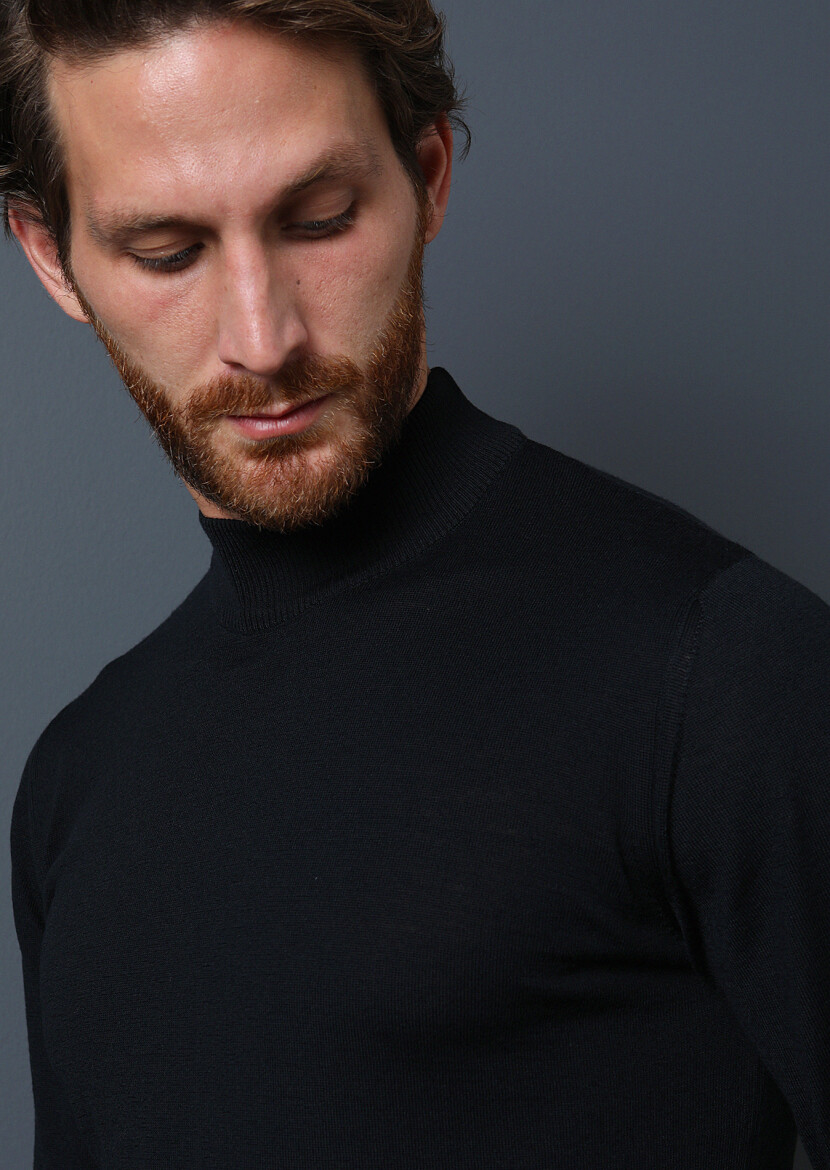 Siyah Yarım Balıkçı Yaka Jakarlı %100 Yün Triko Kazak 